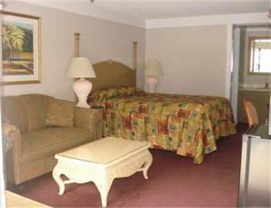 Knights Inn Остелл Номер фото